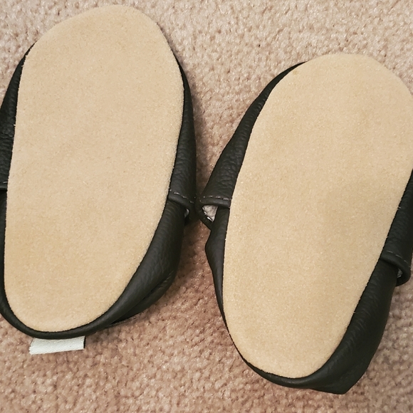 NEW - Toddler Leather Slippers - Picture 4 of 9
